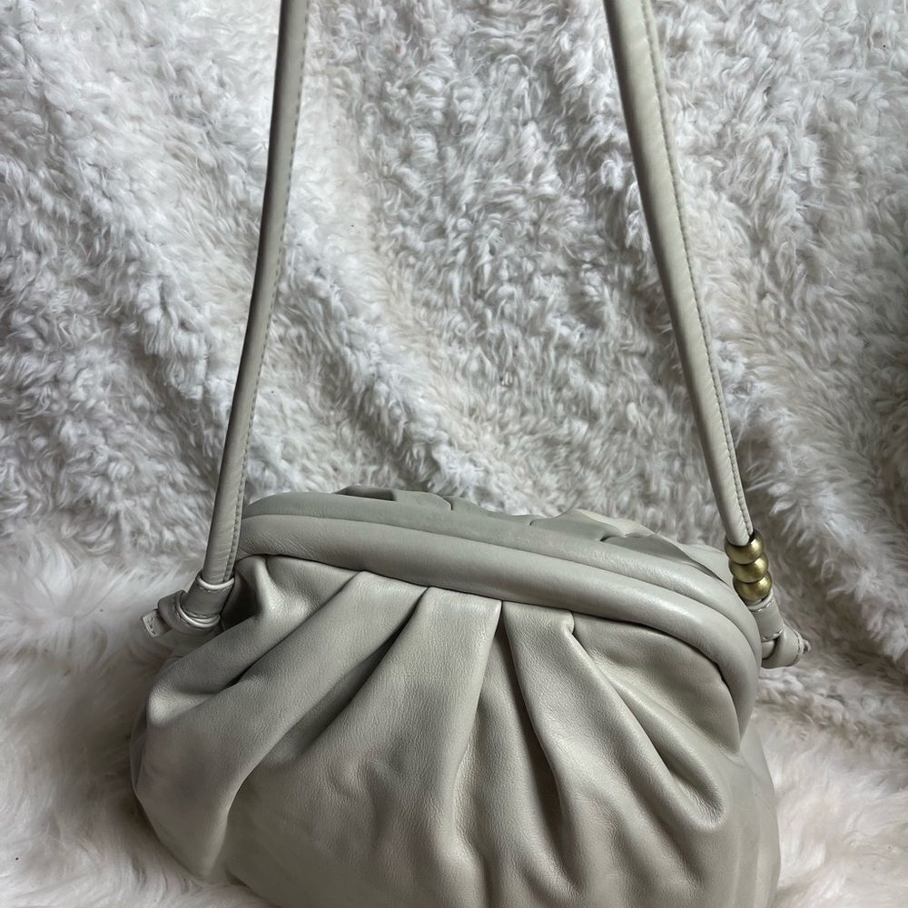 Hobo Adalyn Soft leather light gray medium Frame Shoulder Bag - Picture 6 of 15